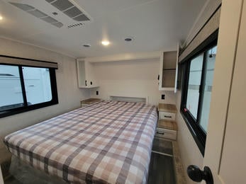 2025 Eagle HT 29DDB